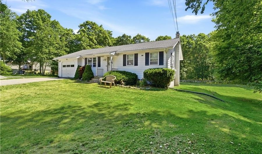 42 Charles Ave, Charlestown, RI 02813 - 2 Beds, 1 Bath