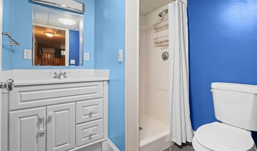 36 Westhill Dr, Cranston, RI 02920 - 3 Beds, 2 Bath