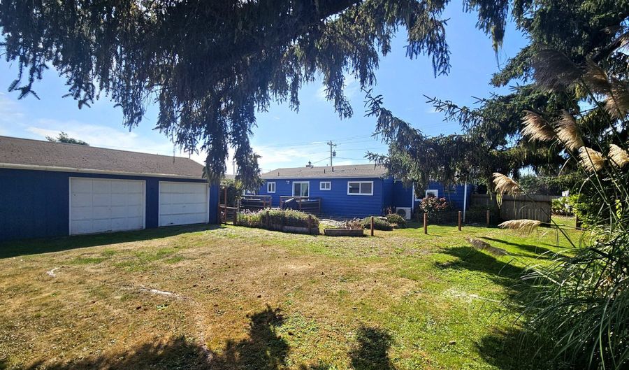 434 ARNOLD Ln, Brookings, OR 97415 - 3 Beds, 3 Bath