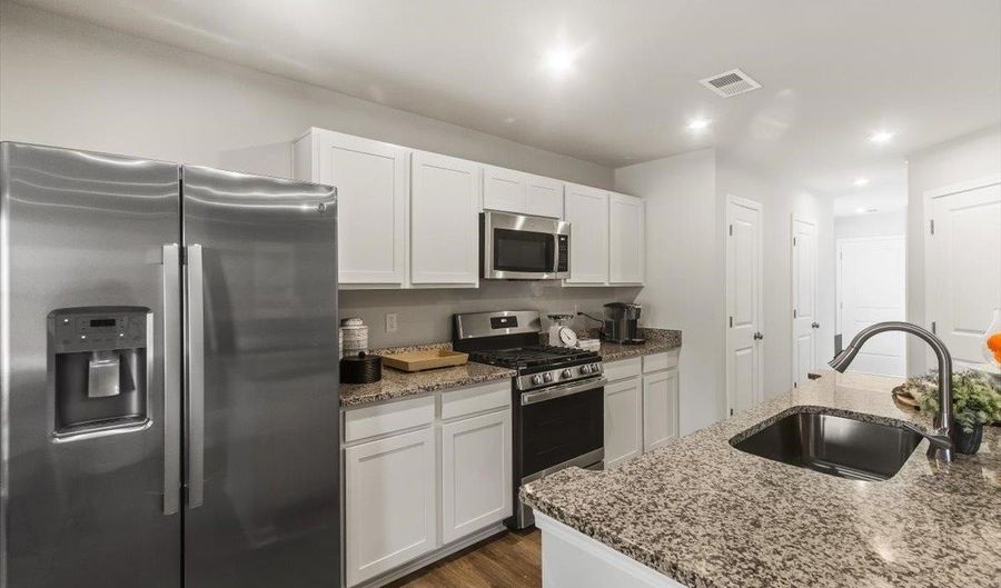 1288 Forestbrook Ln, Spartanburg, SC 29303 - 3 Beds, 3 Bath