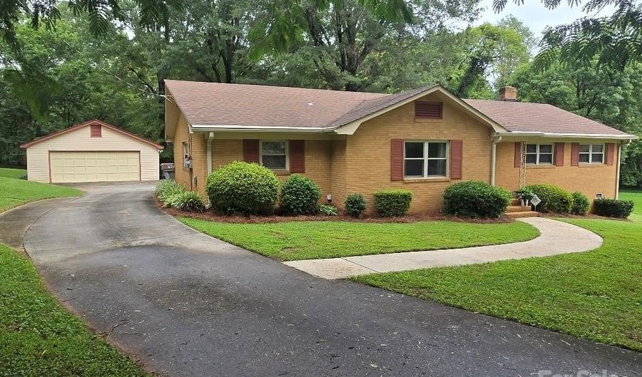 9517 Gregory Pl, Charlotte, NC 28227 - 3 Beds, 2 Bath
