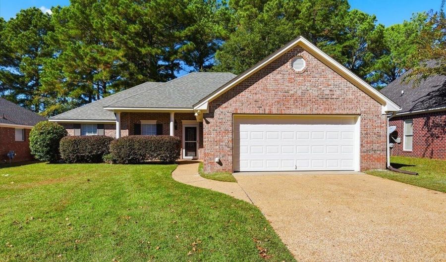 309 Greensboro Dr, Brandon, MS 39047 - 3 Beds, 2 Bath