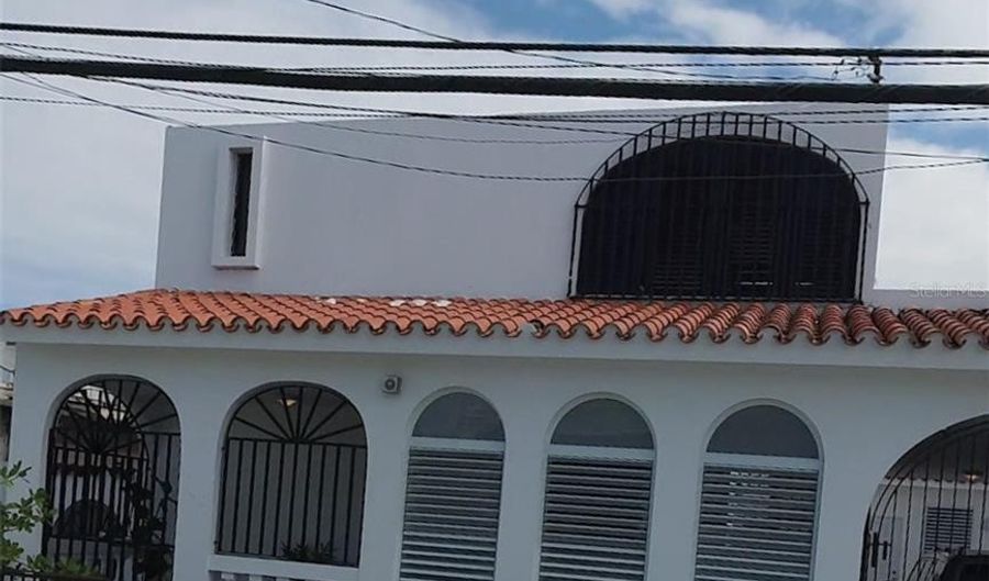 205 LAS FLORES St, San Juan, PR 00912 - 1 Beds, 1 Bath