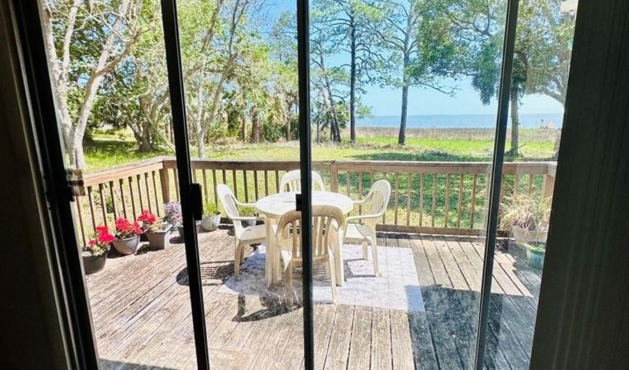 26 17th St, Apalachicola, FL 32320 - 3 Beds, 2 Bath