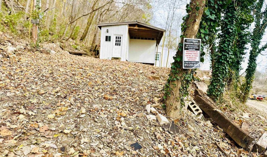 467 Rivervale Cabin Rd, Bedford, IN 47421 - 2 Beds, 1 Bath