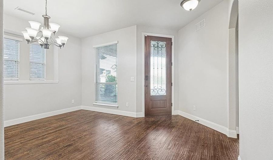 901 Glendale Dr, Anna, TX 75409 - 5 Beds, 3 Bath