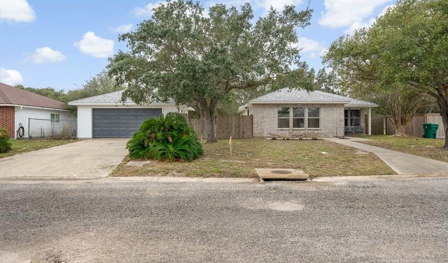 667 Lisa Ann, Aransas Pass, TX 78336 - 4 Beds, 2 Bath