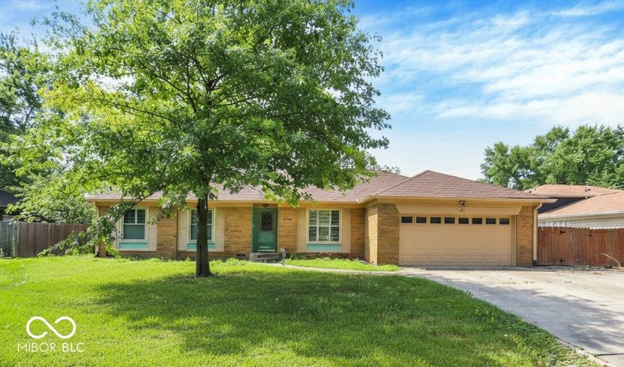 639 W Banta Rd, Indianapolis, IN 46217 - 3 Beds, 3 Bath