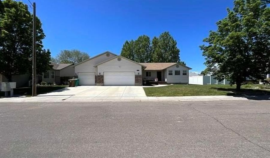 4715 Misti Ave, Chubbuck, ID 83202 - 6 Beds, 3 Bath