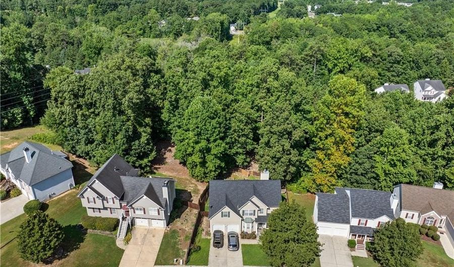 5703 Newnan Cir, Austell, GA 30106 - 3 Beds, 3 Bath