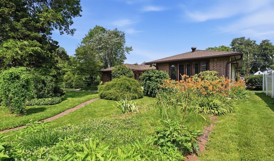112 ERIE Ave, Barrington, NJ 08007 - 2 Beds, 1 Bath