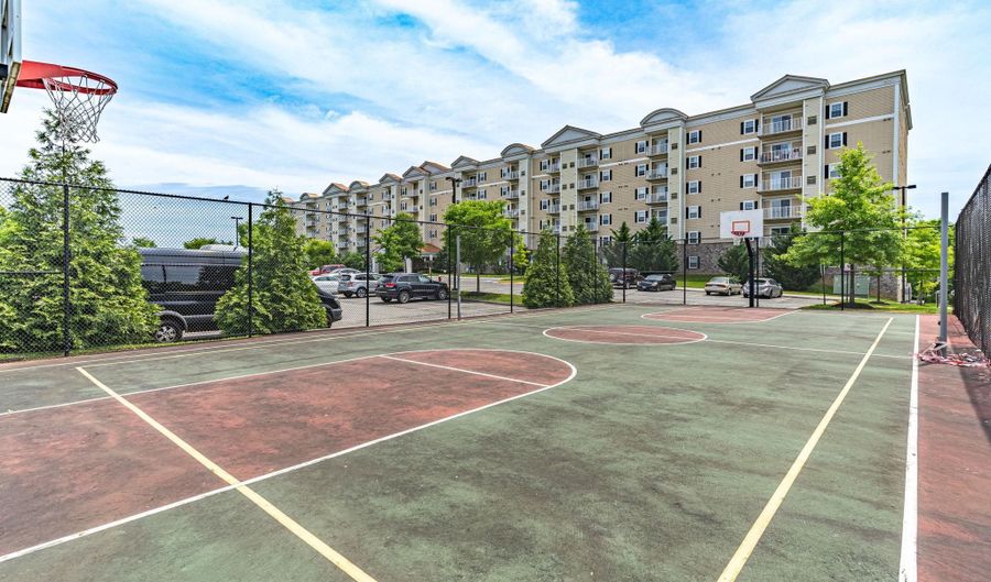 6301 EDSALL Rd 122, Alexandria, VA 22312 - 2 Beds, 2 Bath