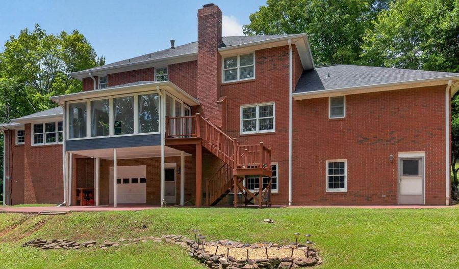 2101 HATHAWAY HEIGHTS Rd, Anniston, AL 36207 - 4 Beds, 5 Bath