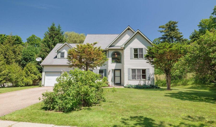 72 Morrill Dr, Burlington, VT 05408 - 3 Beds, 3 Bath