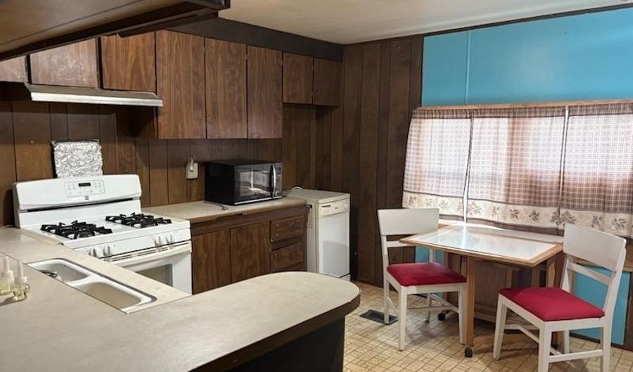 8935 W US Hwy 16 Space #34, Buffalo, WY 82834 - 2 Beds, 1 Bath