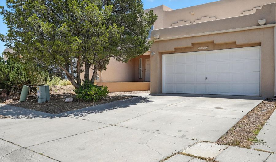 11312 CAMPO DEL OSO Ave NE, Albuquerque, NM 87123 - 3 Beds, 3 Bath