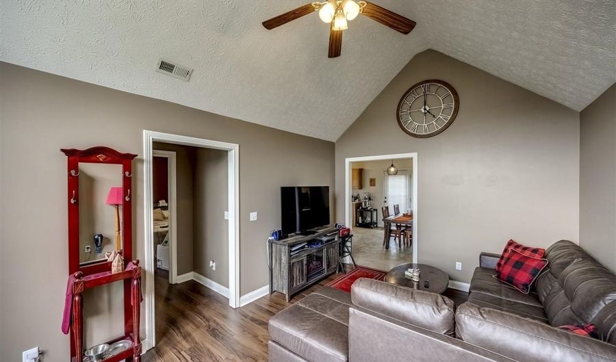110 Tulip Dr, Bardstown, KY 40004 - 3 Beds, 2 Bath