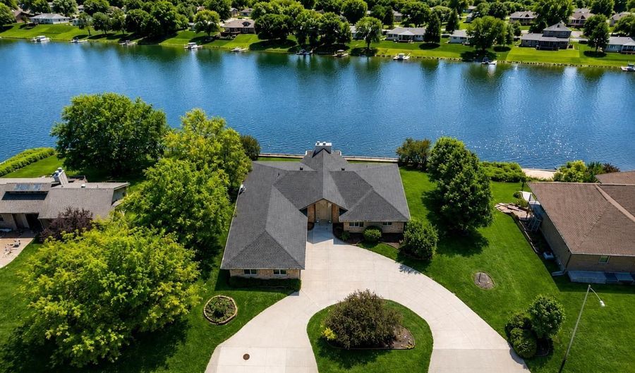1416 Doyle Ln, Beatrice, NE 68310 - 4 Beds, 4 Bath