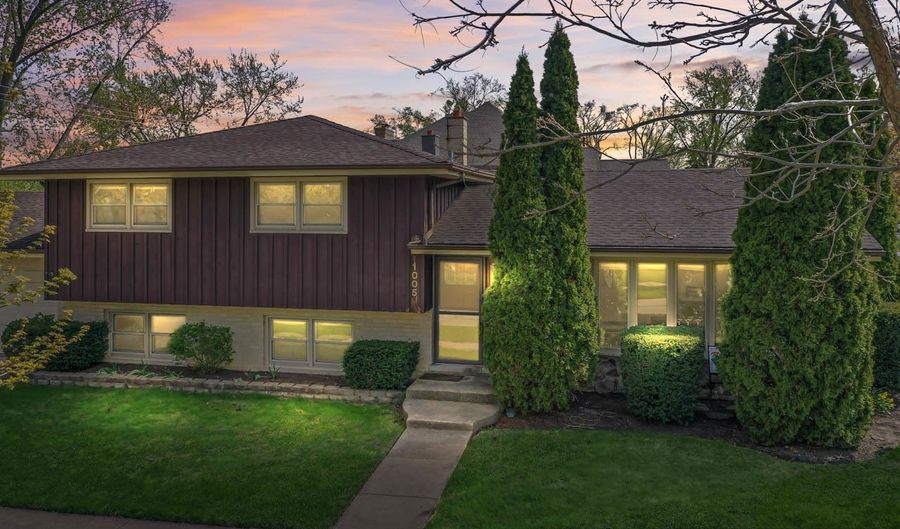1005 E Orchard St, Arlington Heights, IL 60005 - 3 Beds, 3 Bath