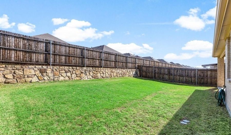 4122 Ellinger Dr, Heath, TX 75126 - 4 Beds, 3 Bath