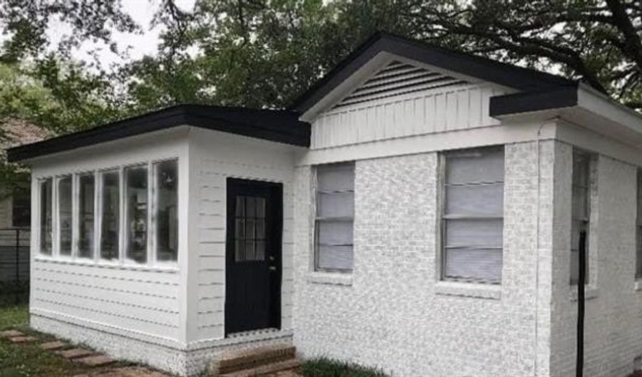 2431 JACKSON St, Alexandria, LA 71301 - 3 Beds, 1 Bath