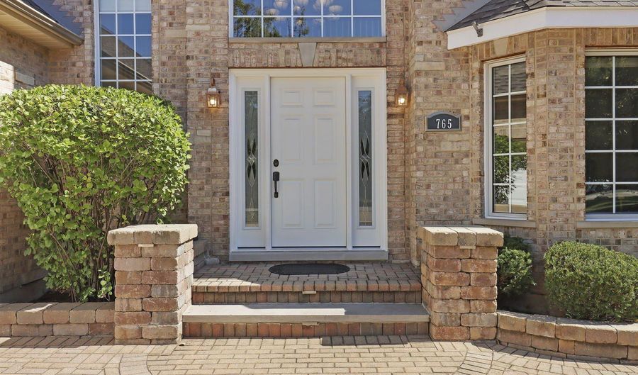 765 N Central Ave, Addison, IL 60101 - 4 Beds, 4 Bath
