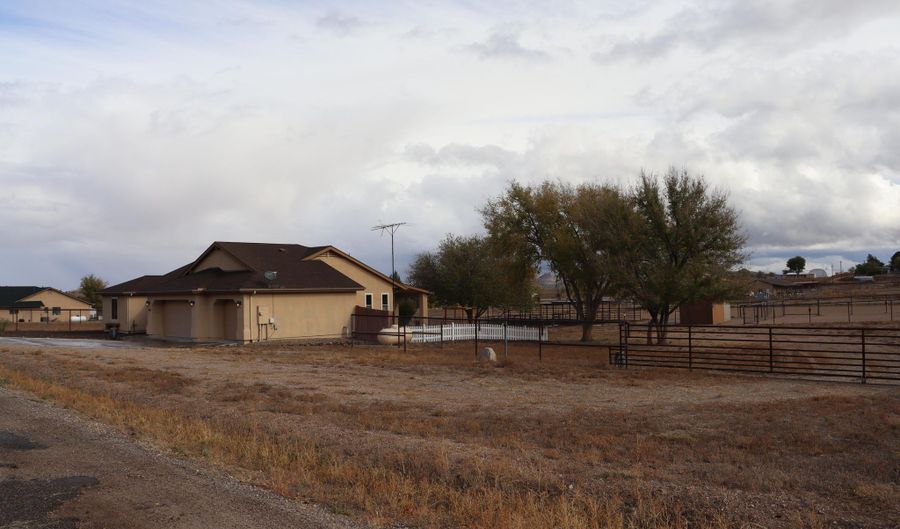 3895 Yo He Wah Dr, Chino Valley, AZ 86323 - 3 Beds, 2 Bath