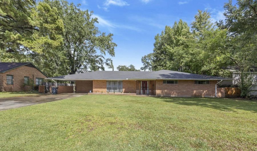 5667 Asphodel Dr, Baton Rouge, LA 70806 - 4 Beds, 3 Bath