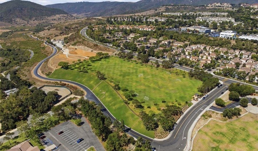 136 Las Flores, Aliso Viejo, CA 92656 - 3 Beds, 3 Bath