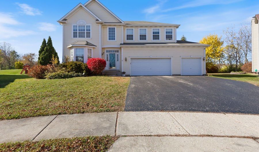 9 Lake Plumleigh Ct, Algonquin, IL 60102 - 4 Beds, 3 Bath