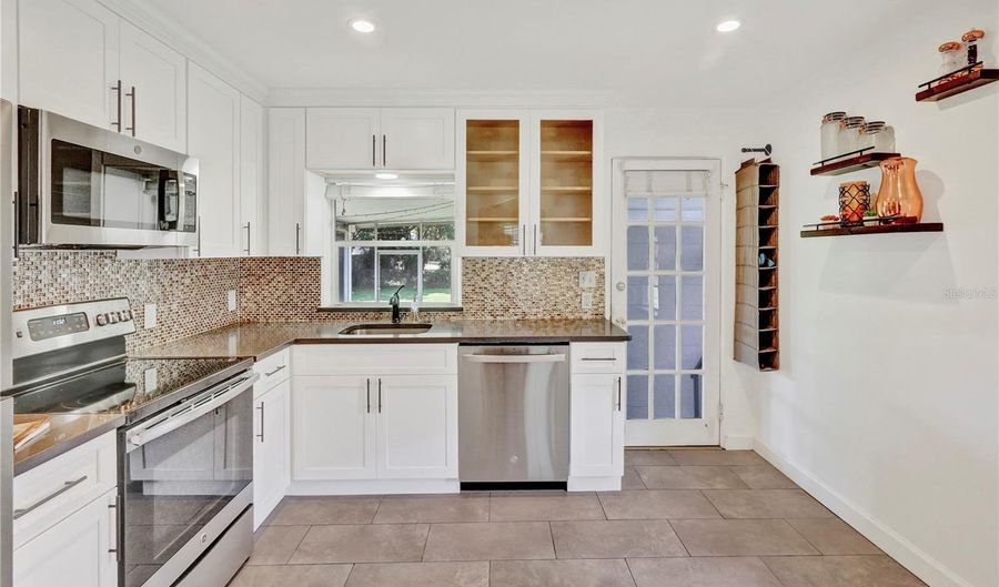 1016 W SMITH St, Orlando, FL 32804 - 2 Beds, 1 Bath