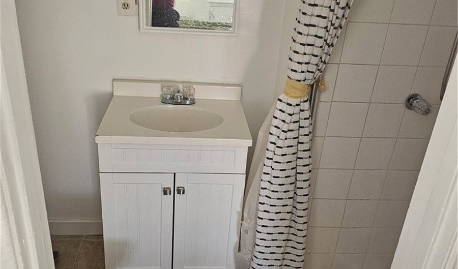 1939 W 79th, Los Angeles, CA 90047 - 3 Beds, 2 Bath