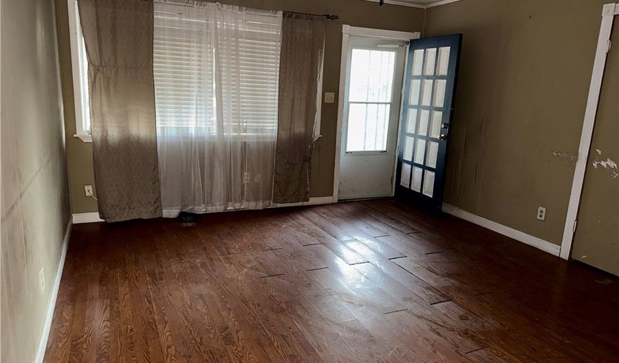 806 Parr Dr, Alice, TX 78332 - 4 Beds, 2 Bath