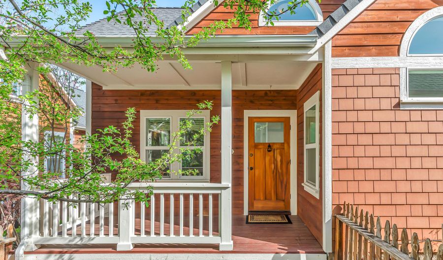 2299 Siskiyou Blvd, Ashland, OR 97520 - 1 Beds, 1 Bath