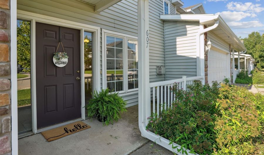 2100 Meadow Chase Ln 607, Des Moines, IA 50320 - 2 Beds, 3 Bath