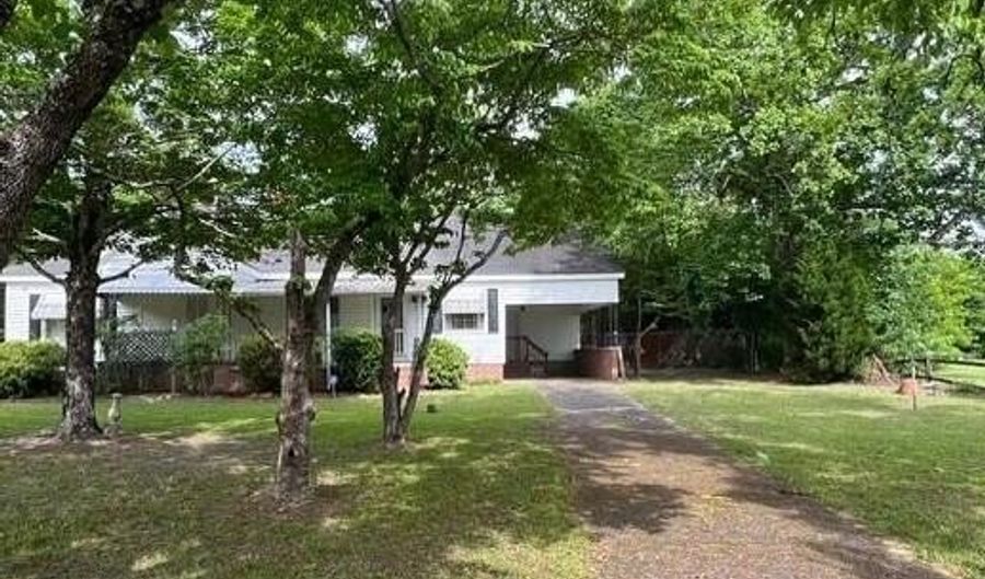 8280 Marlboro Ave, Barnwell, SC 29812 - 3 Beds, 2 Bath