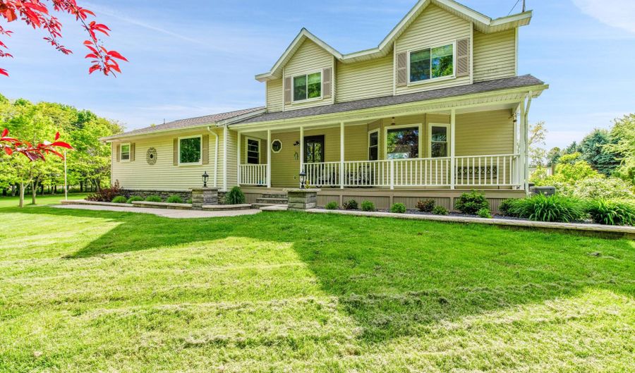 5576 Kidder Rd, Almont, MI 48003 - 4 Beds, 5 Bath
