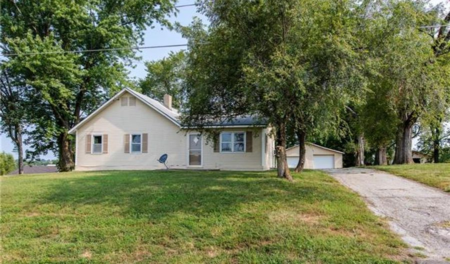 13024 Leavenworth Rd, Kansas City, KS 66109 - 3 Beds, 1 Bath