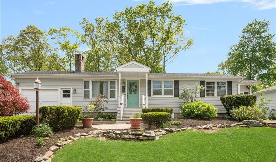 37 Charles St, Barrington, RI 02806 - 4 Beds, 2 Bath