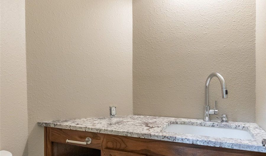 1532 Avenue N, Anson, TX 79501 - 3 Beds, 3 Bath