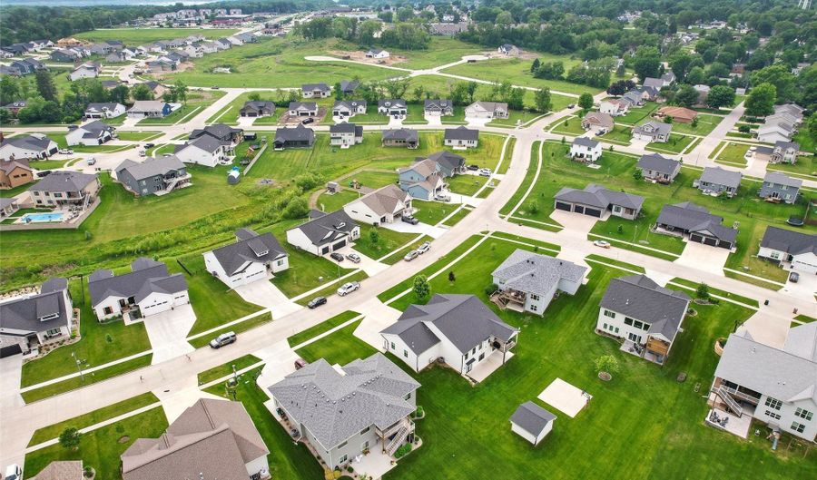 505 E Grimes St, Polk City, IA 50226 - 4 Beds, 3 Bath