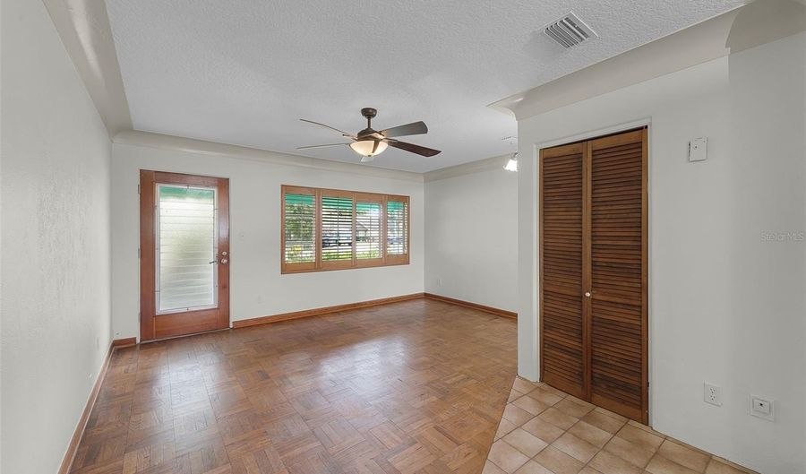 4816 DAVISSON Ave, Orlando, FL 32804 - 3 Beds, 1 Bath