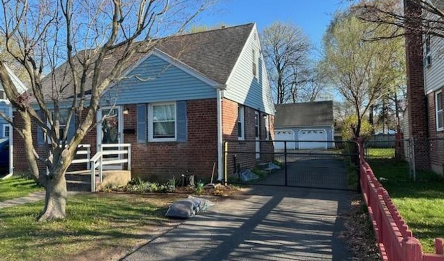 19 Beckwith Dr, Plainville, CT 06062 - 3 Beds, 1 Bath