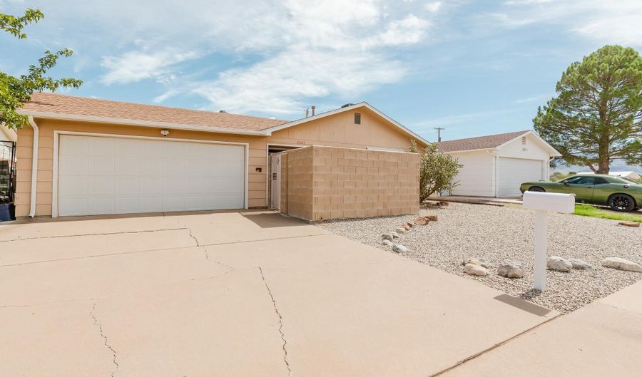 2302 Princeton Ave, Alamogordo, NM 88310 - 3 Beds, 2 Bath