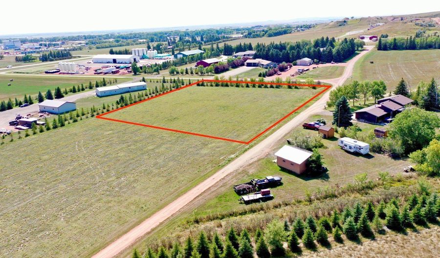 402 8th St NE, Bowman, ND 58623 - 0 Beds, 0 Bath