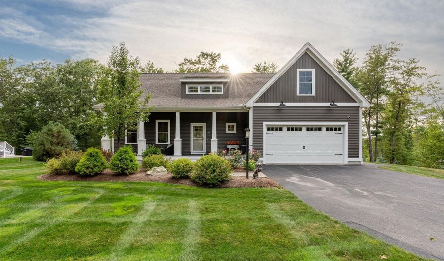 126 Harvard Ave, Auburn, NH 03032 - 3 Beds, 3 Bath
