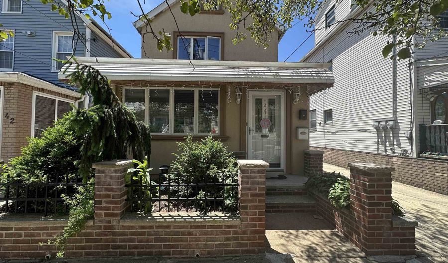 44 W 16TH St, Bayonne, NJ 07002 - 5 Beds, 4 Bath