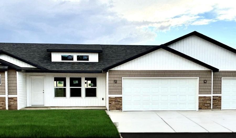 940 Applewood Dr, Buhl, ID 83316 - 4 Beds, 2 Bath