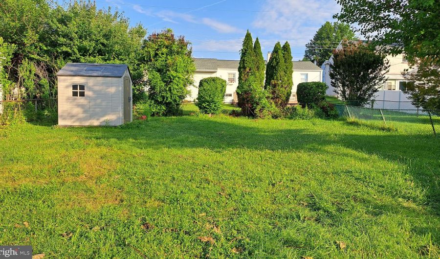 1214 HALL Ave, Abington, PA 19001 - 3 Beds, 1 Bath