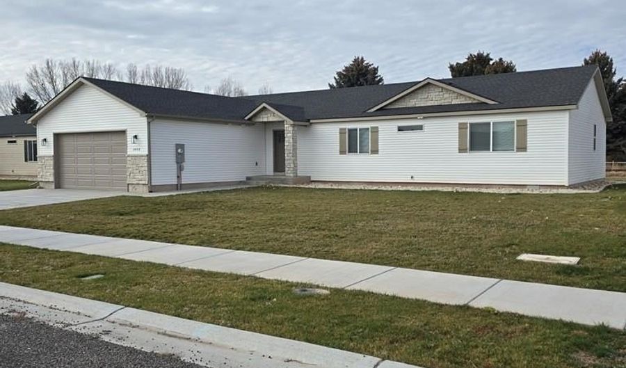 2602 Baylor Dr, Ammon, ID 83406 - 4 Beds, 4 Bath